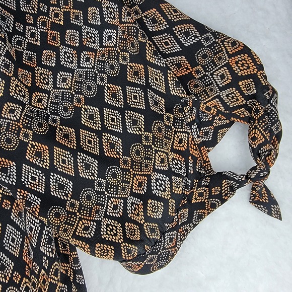 Catherines Top Womens 2X 22/24W 3/4 Sleeve Blouse All Over Geometric Shapes - Picture 7 of 9